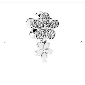 ✨ NEW PANDORA FLOWER CHARM